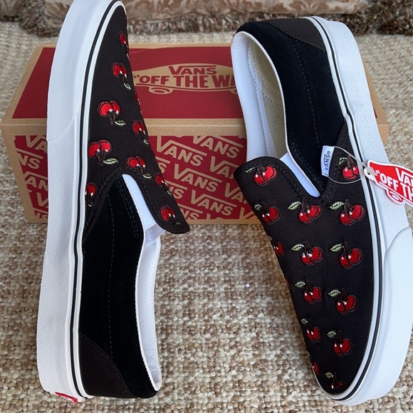 Vans Classic Slip On Cherries Black men’s - Picture 12 of 16